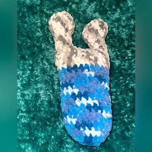 Blue and Gray snuggle slug